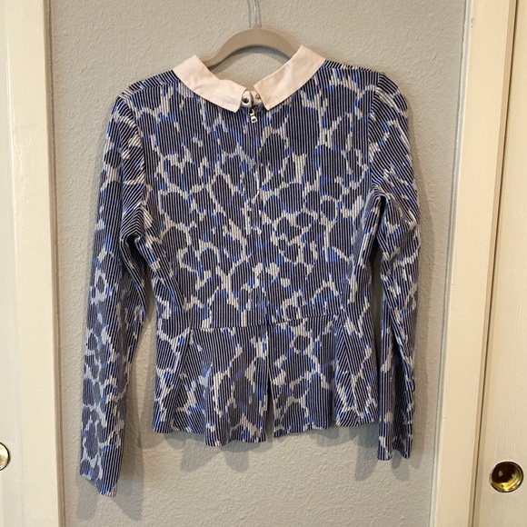 BCBG Maxazria Cheetah Collared Peplum Blouse Blue Fitted Top long sleeve size m - Picture 4 of 7